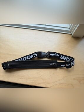 Brooks x Spibelt Running Belt